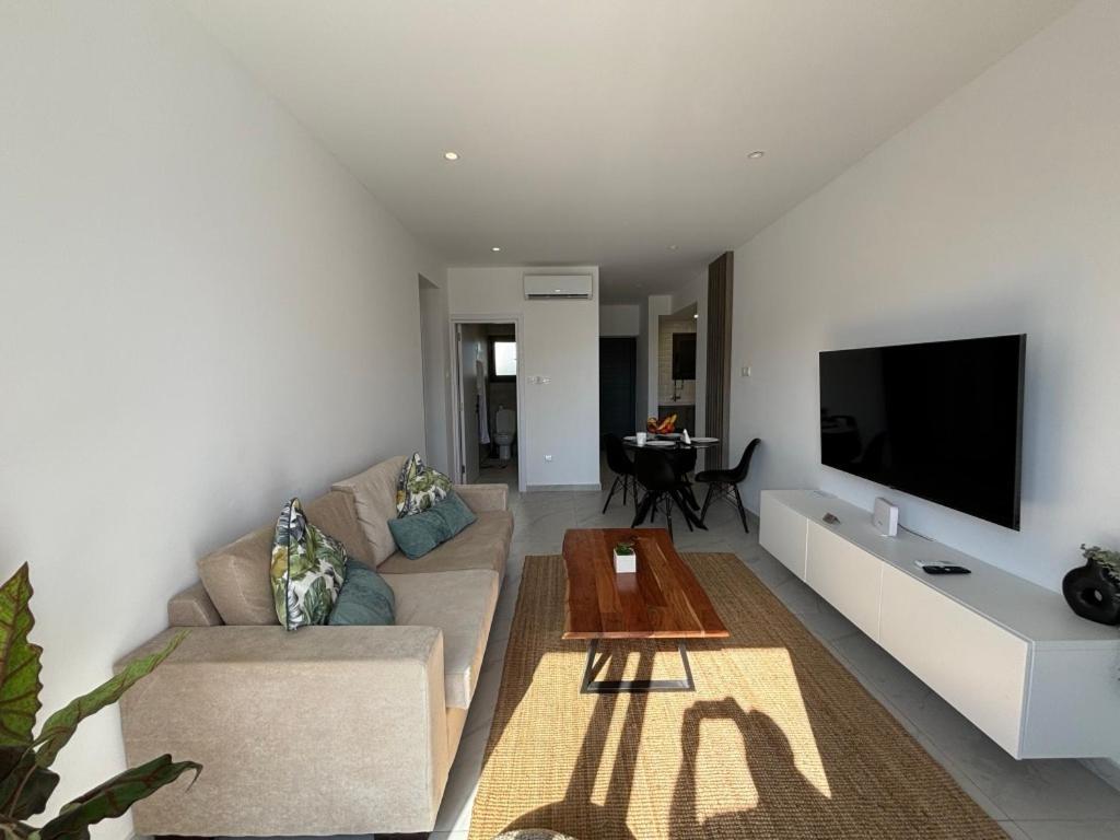 Lavi La 2b, Sea Breeze, Apartment *